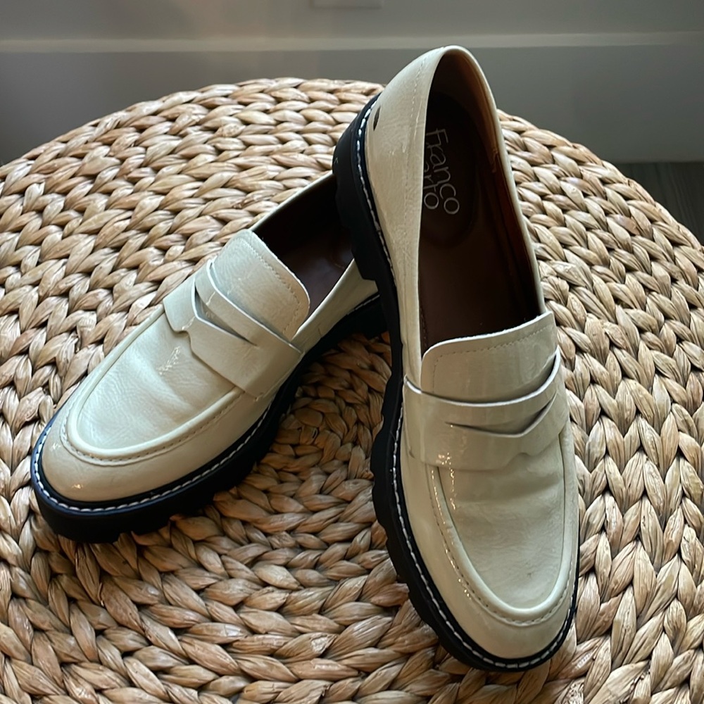 Franco Sarto like new off white lug sole loafer